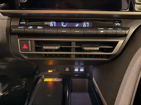 Used 2025 Toyota Camry LE image 21