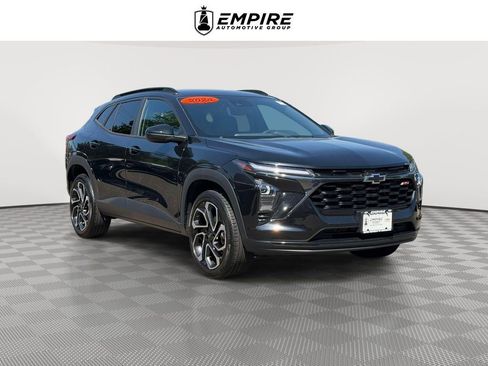 Used 2024 Chevrolet Trax RS w/ Driver Confidence Package FWD image 1