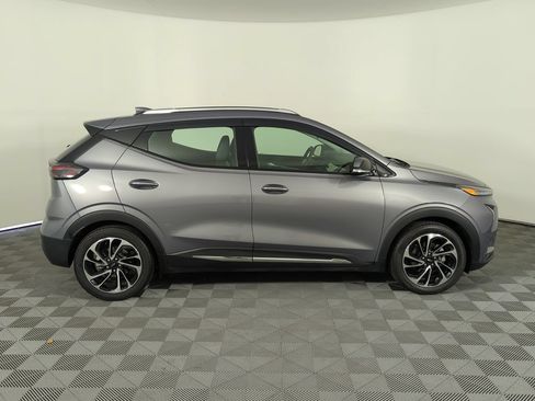 Used 2023 Chevrolet Bolt EUV Premier FWD image 7