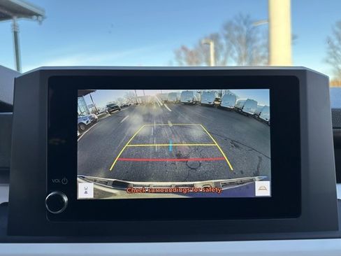 Used 2024 Toyota Tacoma TRD Off-Road image 17