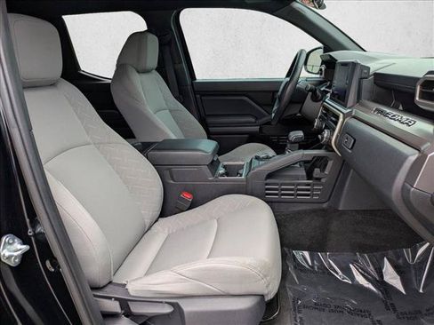 Certified 2025 Toyota Tacoma SR5 AWD/4WD image 19