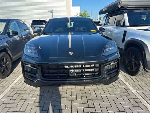 Used 2026 Porsche Cayenne S AWD/4WD image 2