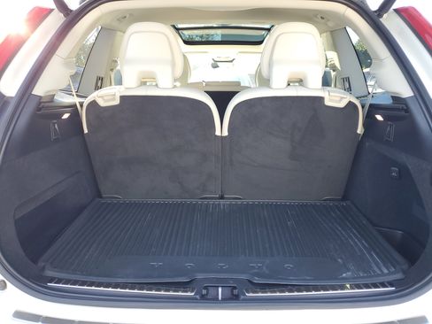 Used 2023 Volvo XC90 B5 Plus w/ Protection Package Premier image 4