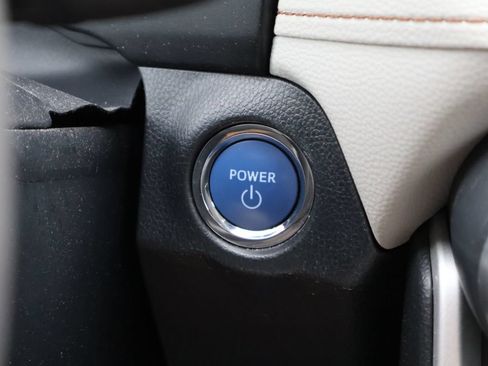 Used 2020 Toyota RAV4 XLE w/ XLE Grade Weather Package AWD/4WD image 24