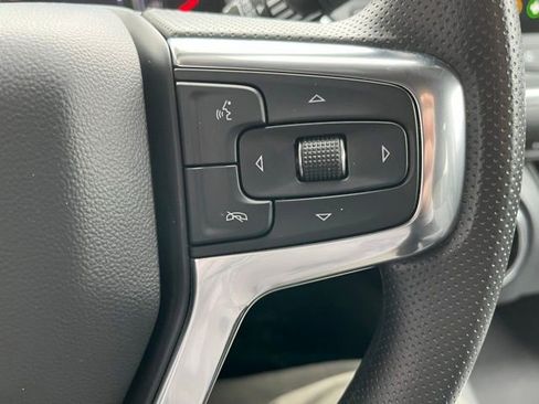 Used 2025 Chevrolet Blazer LT image 36