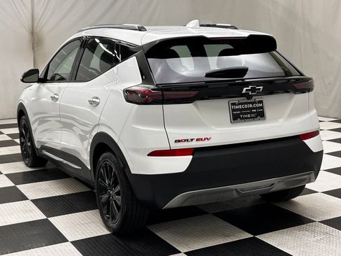 Used 2023 Chevrolet Bolt EUV Premier w/ Sun & Sound Package FWD image 5