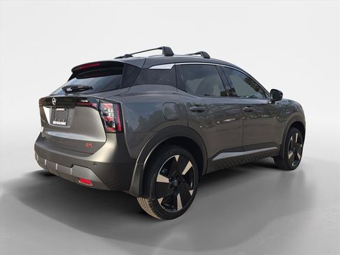 New 2026 Nissan Kicks SR image 5