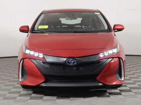 Used 2020 Toyota Prius Prime LE FWD image 2