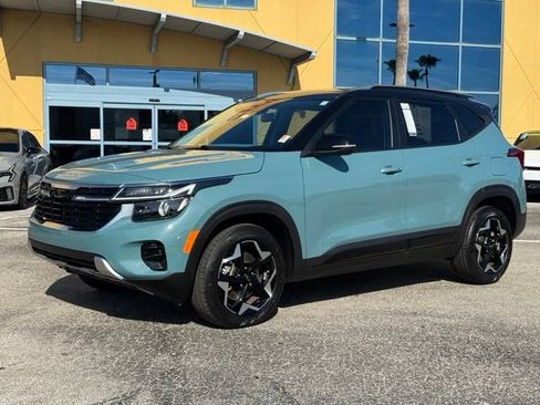 Certified 2025 Kia Seltos S AWD/4WD image 3