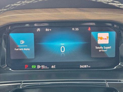 Used 2025 Volkswagen Atlas SE FWD image 13