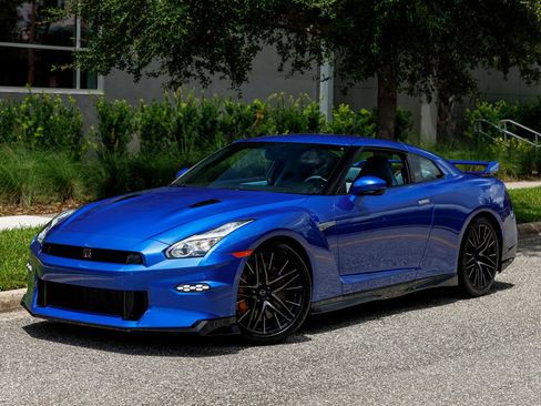 Used 2024 Nissan GT-R AWD/4WD image 35