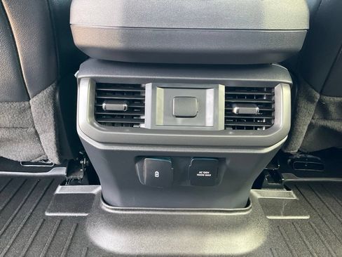 Used 2024 Ford F150 Lariat AWD/4WD image 31