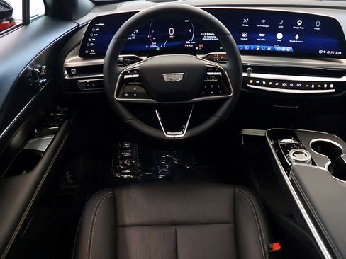 Used 2025 Cadillac Lyriq Sport AWD/4WD image 17
