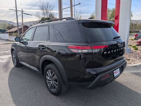 Used 2025 Nissan Pathfinder SV AWD/4WD image 6