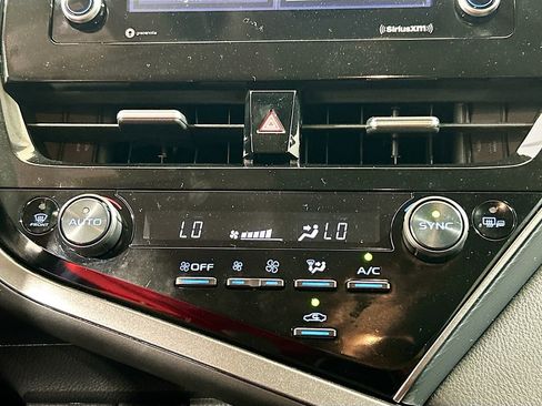 Used 2024 Toyota Camry SE w/ Convenience Package image 13