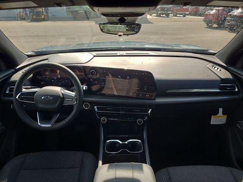 New 2026 Chevrolet Traverse LT w/ Midnight/Sport Edition FWD image 21