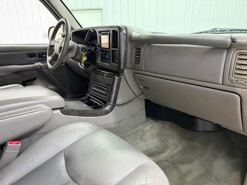 Used 2004 GMC Yukon XL Denali AWD/4WD image 14