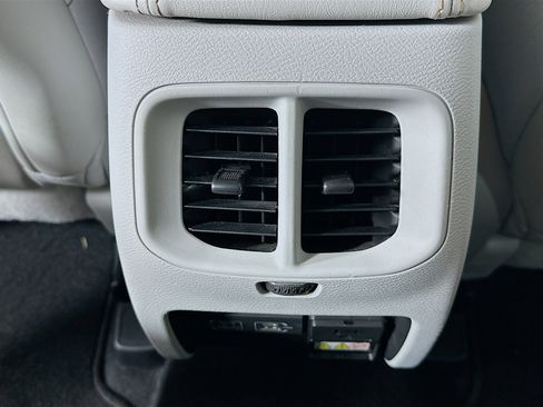 Used 2022 Jeep Cherokee Latitude Lux image 28