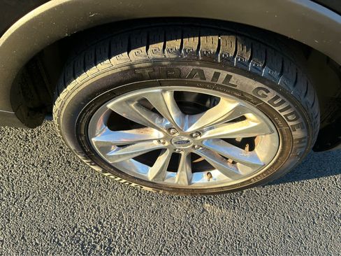 Used 2018 Ford Explorer XLT w/ Equipment Group 202A image 33