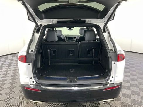 Used 2024 Buick Enclave Essence w/ Experience Buick Package image 35