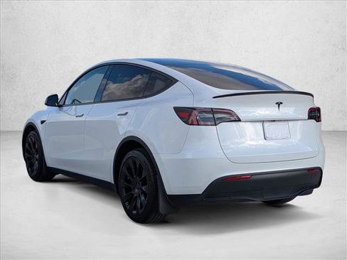Used 2023 Tesla Model Y Long Range image 3