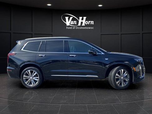 Used 2021 Cadillac XT6 Premium Luxury w/ Platinum Package image 2