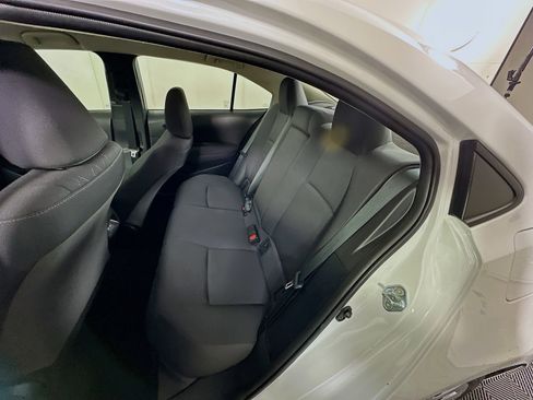 Used 2025 Toyota Corolla LE image 27