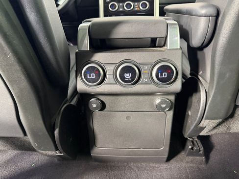 Used 2018 Land Rover Discovery HSE AWD/4WD image 30