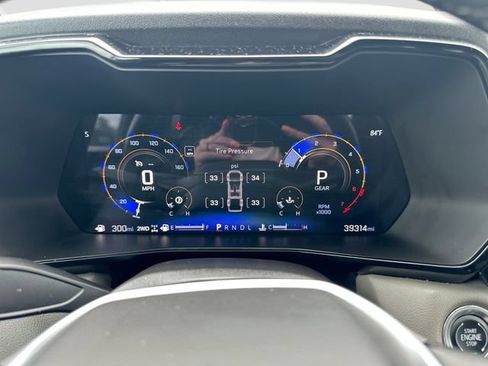 Used 2024 Chevrolet Colorado ZR2 w/ Technology Package AWD/4WD image 18