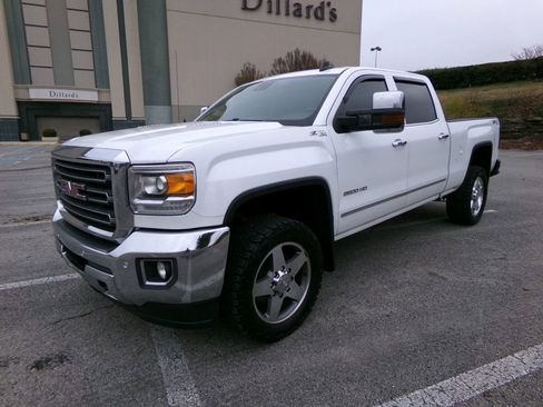 Used 2015 GMC Sierra 2500 SLT w/ Duramax Plus Package image 2