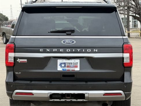 Certified 2022 Ford Expedition XLT image 6