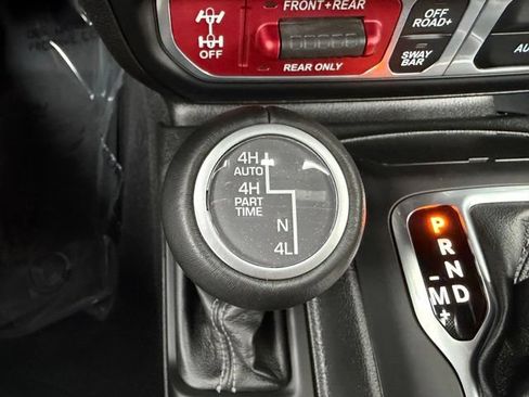 Certified 2025 Jeep Wrangler Unlimited Rubicon 392 AWD/4WD image 26
