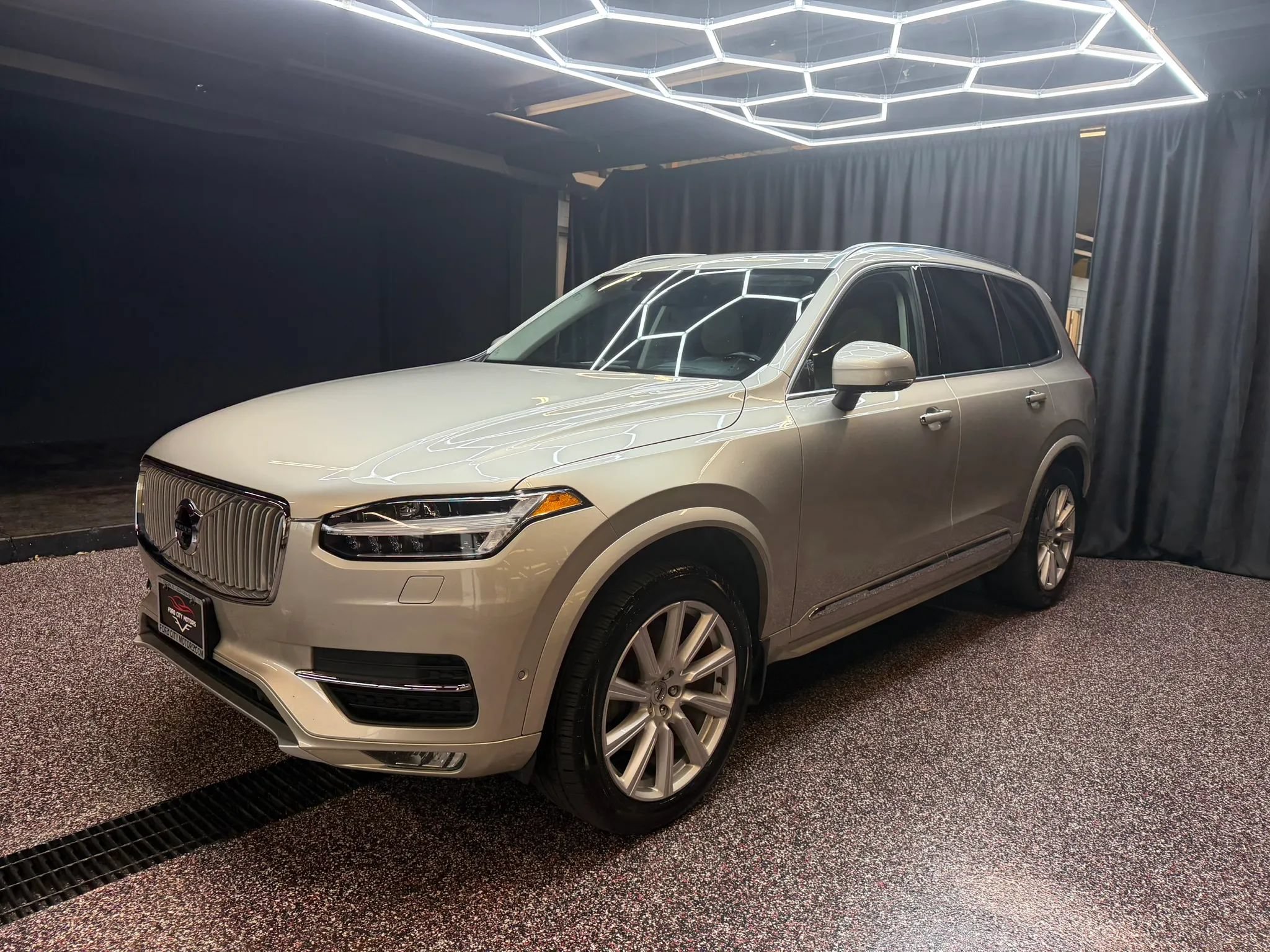 Used 2016 Volvo XC90 T6 Inscription AWD/4WD image 4