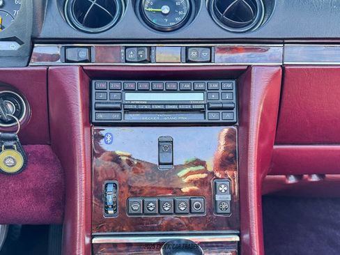 Used 1989 Mercedes-Benz 560 SL image 42