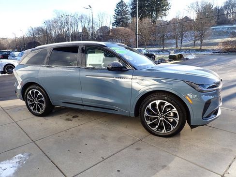 Certified 2025 Lincoln Nautilus Reserve image 7