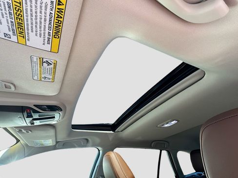 Used 2025 Subaru Outback Touring w/ Tech Package 3 AWD/4WD image 21