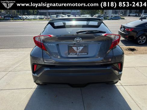 Used 2018 Toyota C-HR XLE FWD image 6