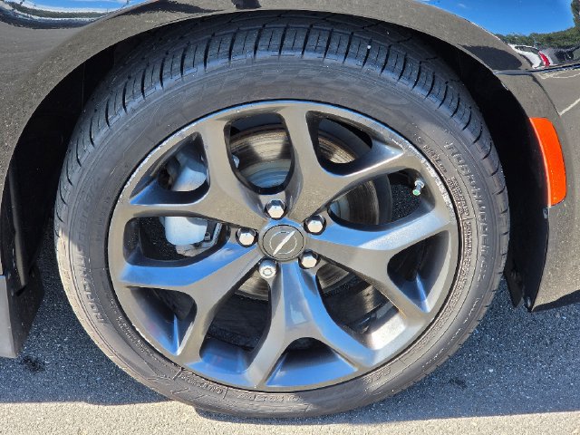 Used 2023 Chrysler 300 Touring w/ Sport Appearance Package RWD image 9