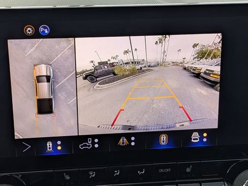 Used 2025 Chevrolet Colorado Z71 w/ Technology Package image 22