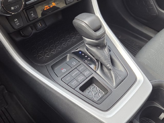 Used 2024 Toyota RAV4 XLE AWD/4WD image 33