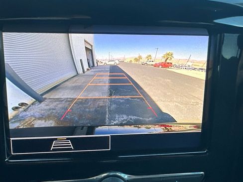Used 2023 Chevrolet Traverse LT FWD image 34