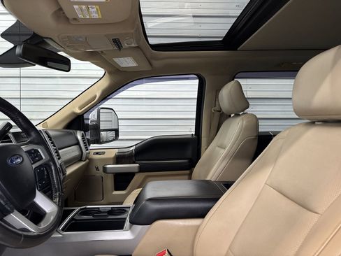 Used 2017 Ford F350 Lariat image 21