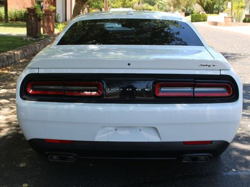 Used 2015 Dodge Challenger SRT w/ Technology Group image 5