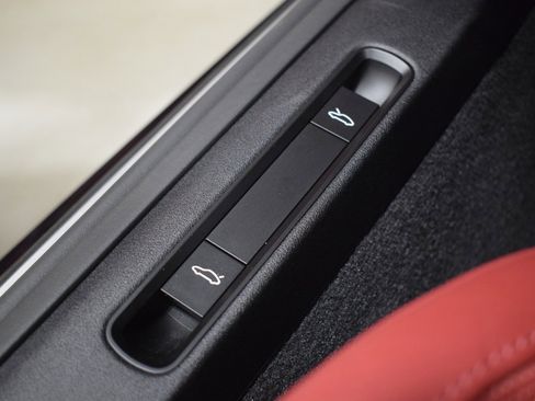 Used 2024 Porsche 911 Carrera 4S image 37