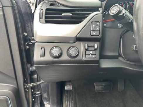 Used 2016 Chevrolet Tahoe LT w/ Luxury Package image 4