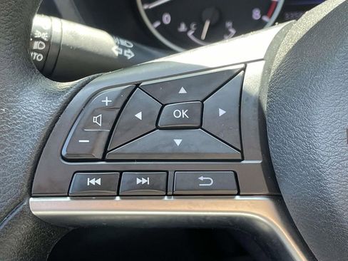 Used 2025 Nissan Sentra SV FWD image 20