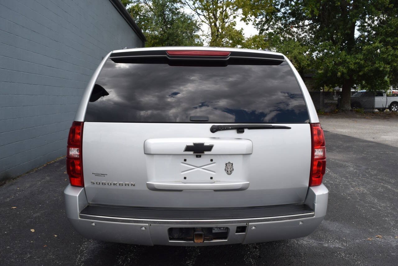 Used 2014 Chevrolet Suburban LTZ RWD image 14