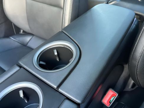 Used 2022 Porsche Taycan image 33