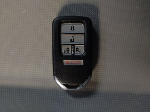 Used 2017 Honda Odyssey SE image 32