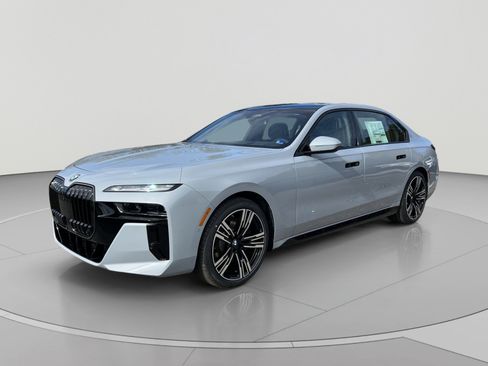 New 2026 BMW 760i xDrive w/ Executive Package AWD/4WD image 1